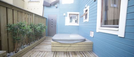 Bañera de hidromasaje exterior