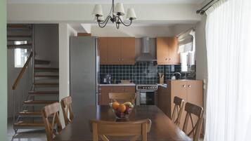 Villa, 3 Bedrooms, Sea View | In-room dining