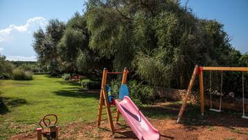 Children’s play area – outdoor