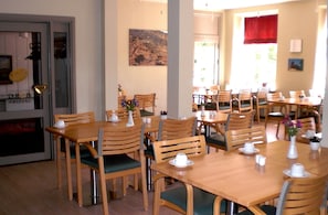 Daily buffet breakfast (DKK 50 per person) - Hotel Kong Valdemar (Vordingborg)