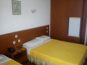 Rollaway beds, free WiFi