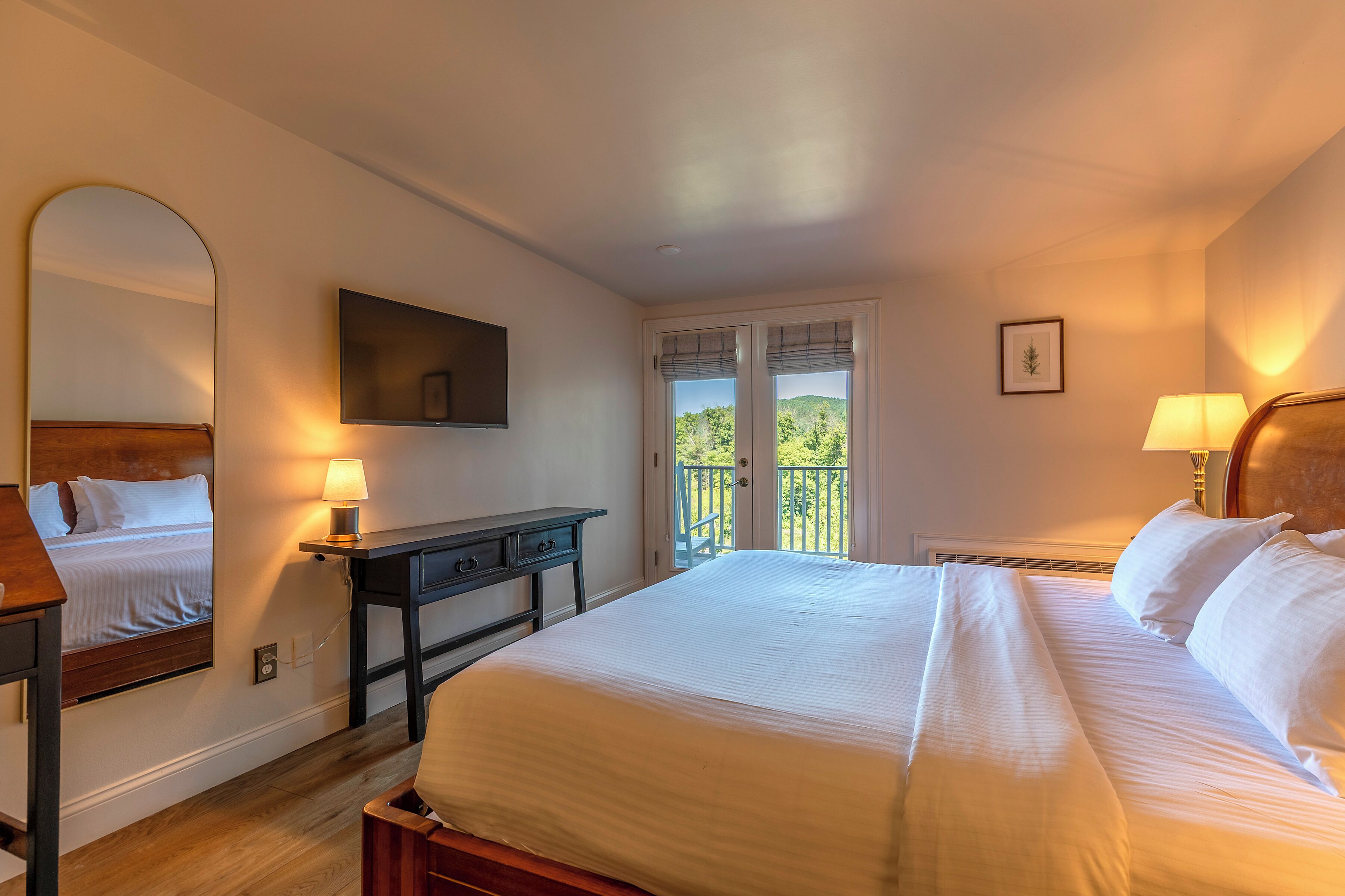 premium river view king | 1 bedroom, iron/ironing board, free wifi, bed sheets