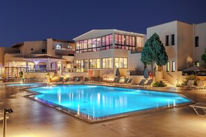Seasonal outdoor pool, open 9:00 AM to 8:00 PM, pool loungers - Blue Aegean Hotel & Suites (Hersonissos)