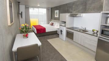 1 bedroom, Tempur-Pedic beds, desk, soundproofing