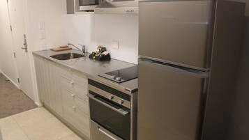 Fridge, microwave, stovetop, dishwasher