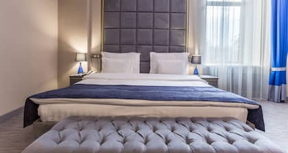 Grand Sapphire