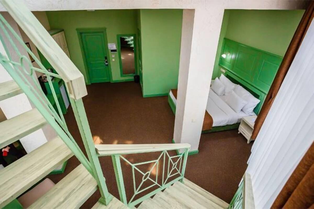 Minibar, safe på rommet, lydisolert og strykejern/-brett