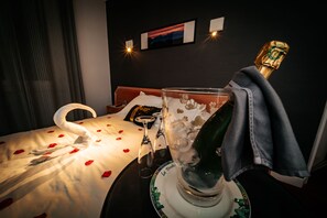 Classic-Zimmer, barrierefrei | Hochwertige Bettwaren, Zimmersafe, individuell dekoriert