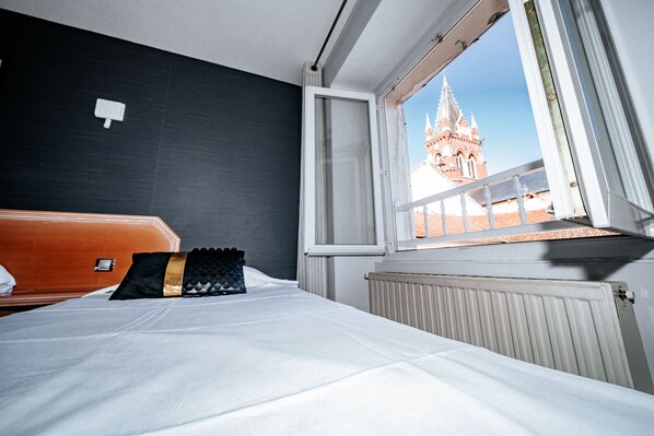 Single Room | City view