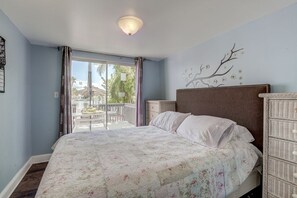 Chaumière, vue sur la baie | Fer et planche à repasser, accès au Wi-Fi (inclus), literie fournie