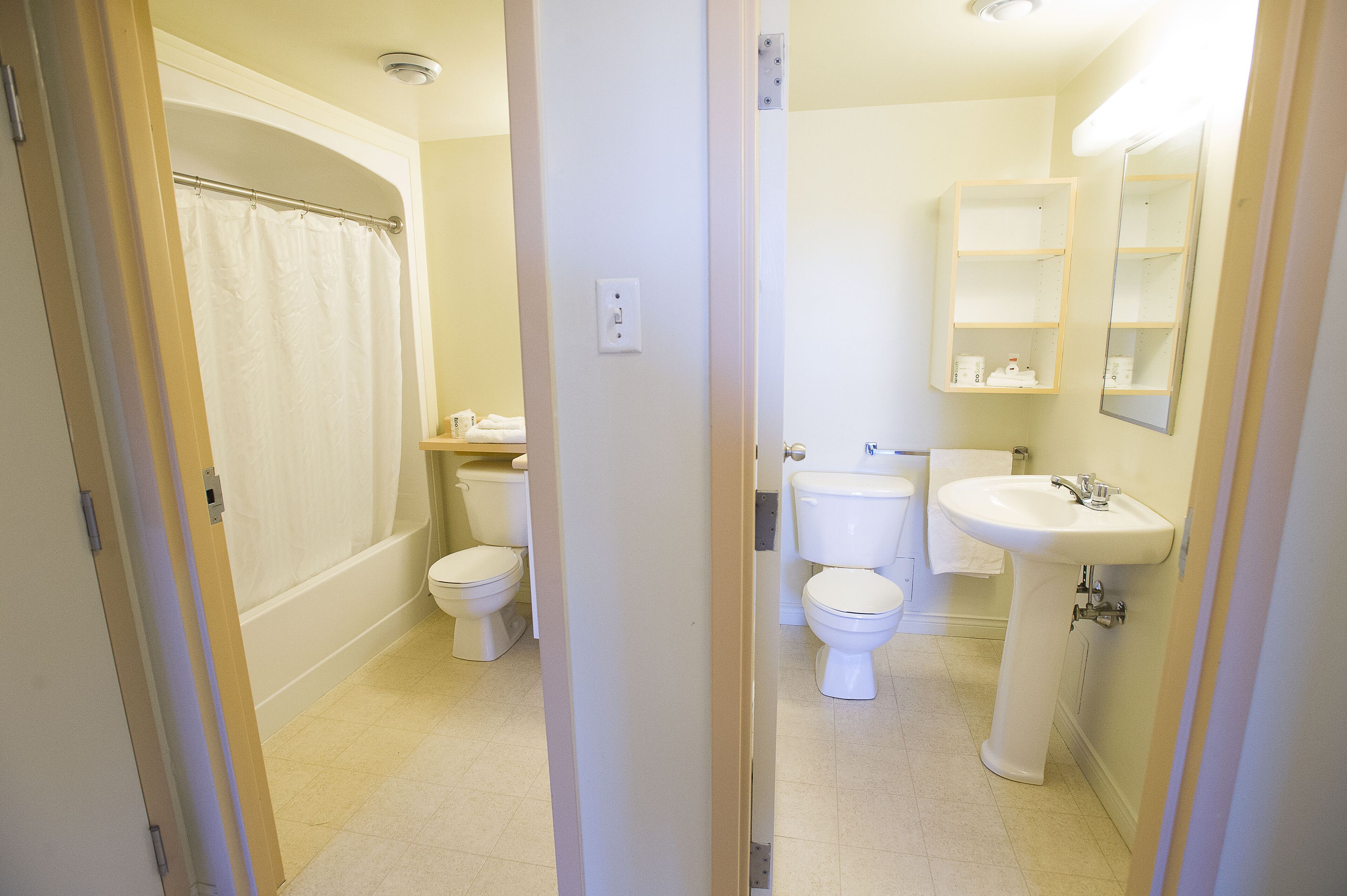 Family Unit, 4 Bedrooms | Bathroom