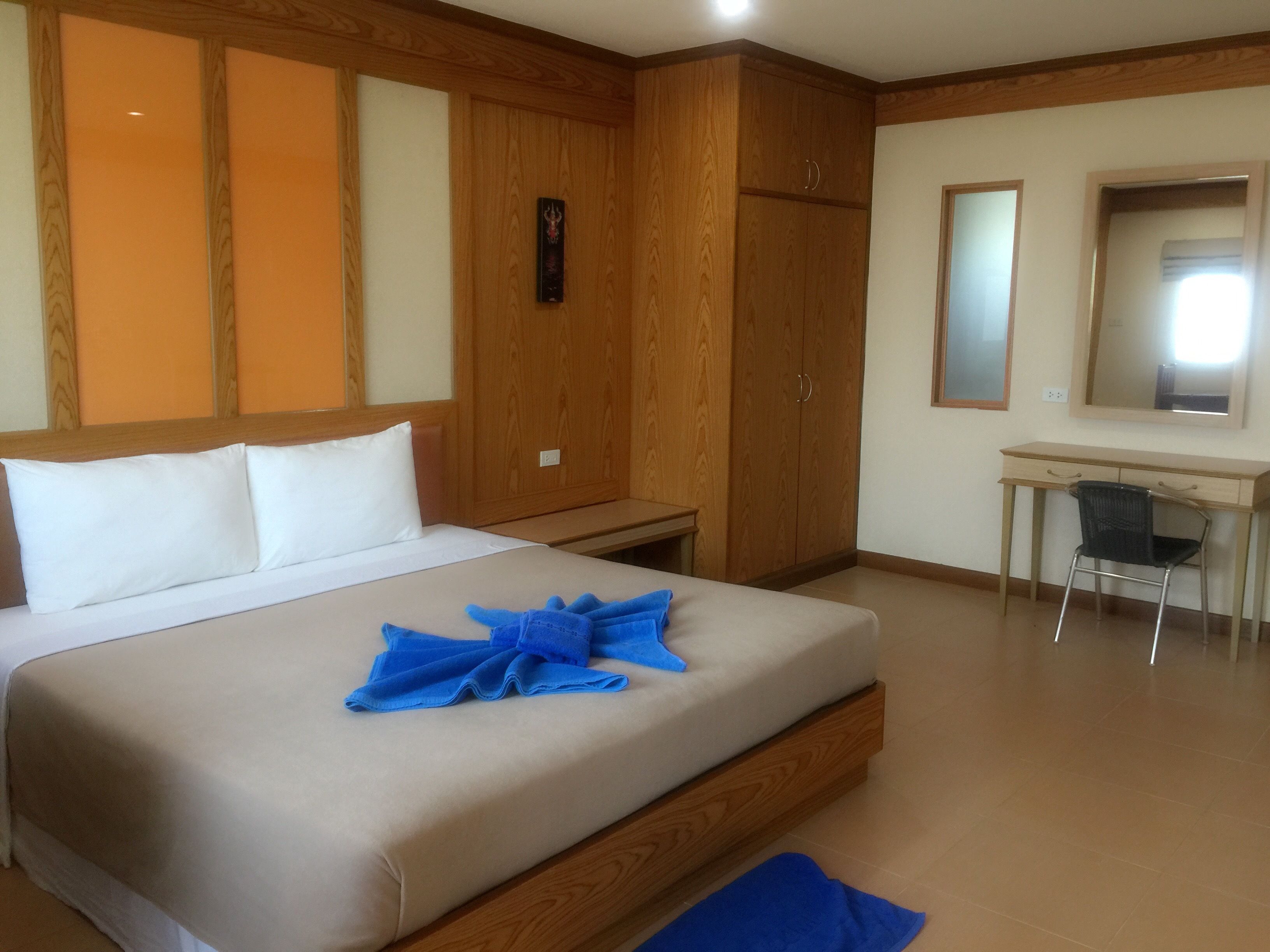 desk, free wired internet