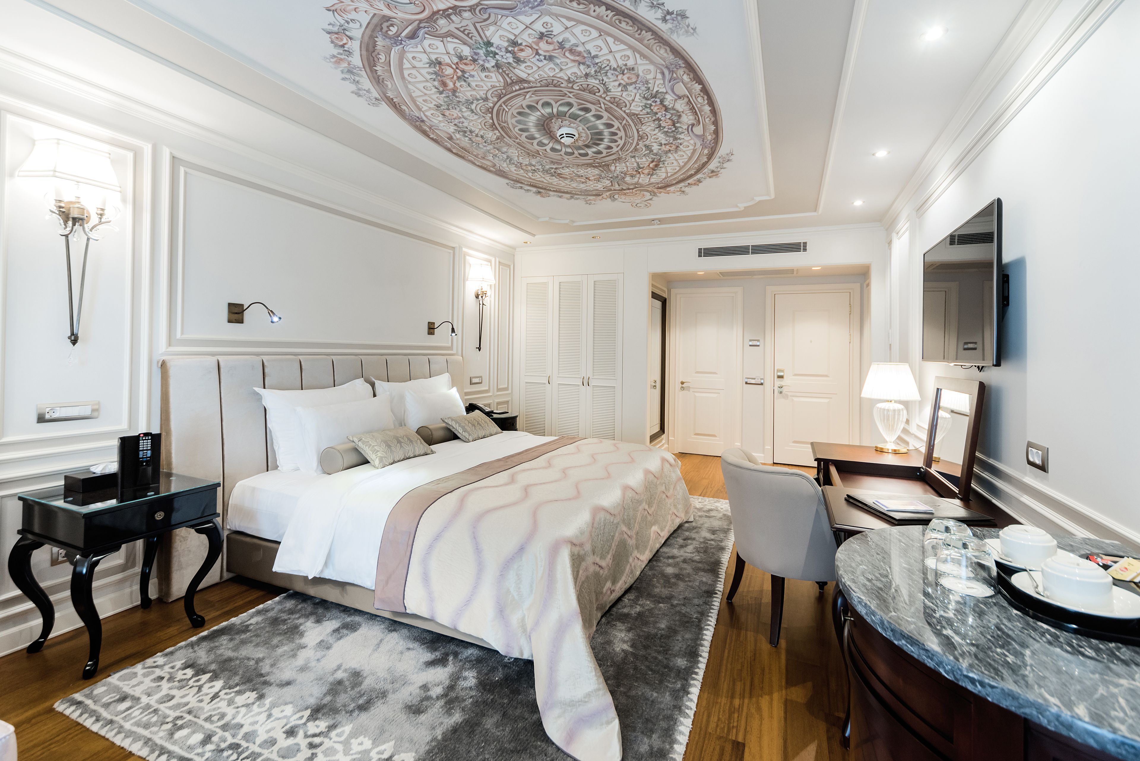 premium bedding, minibar, in-room safe, soundproofing