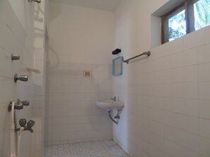 Deluxe Non Ac Room | Bathroom