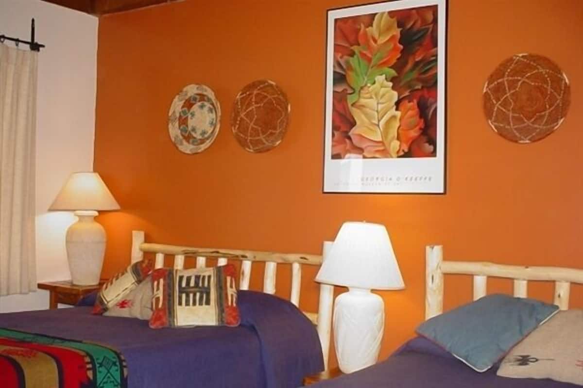 Classic Double Room | Individually decorated, individually furnished, desk, laptop workspace