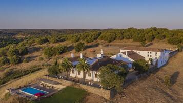 Fachada da propriedade