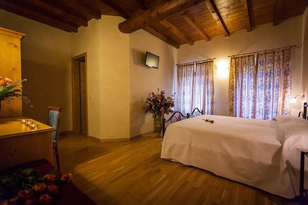 superior double or twin room | 1 bedroom, premium bedding, minibar, in-room safe