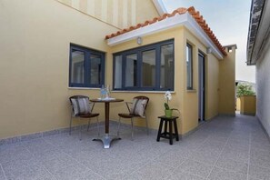 House, 3 Bedrooms | Terrace/patio