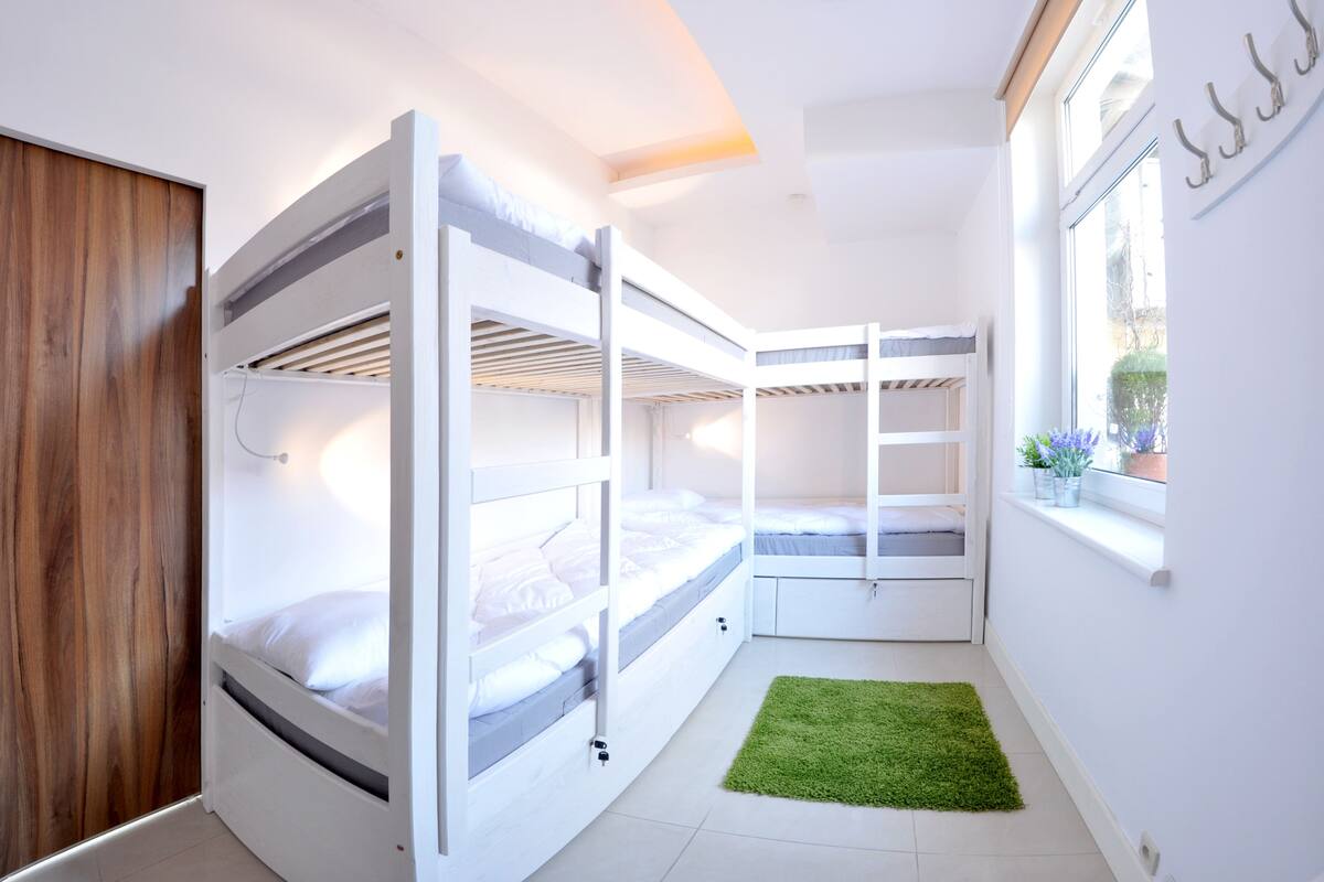 Asrama Umum, asrama campuran, kamar mandi umum (1 bed in a 4bed dormitory) | Setrika/meja setrika dan Wi-Fi gratis