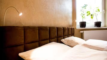 Comfort Double or Twin Room, Shared Bathroom | Seterika/papan seterika, Wi-fi percuma
