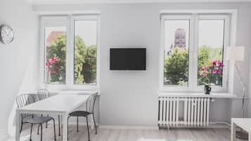 Midtown Deluxe | Makan dalam bilik