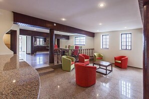 House, 2 Bedrooms, Mountain View | Living area