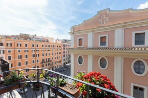 Chambre Quadruple | Vue sur la rue