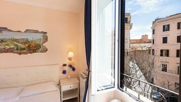 Camera Superior con letto matrimoniale o 2 letti singoli | Una cassaforte in camera, Wi-Fi gratuito