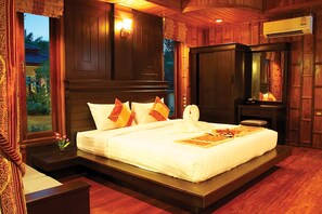 Traditional Bungalow | Bathroom - Thalane Palm Paradise Resort (Krabi)