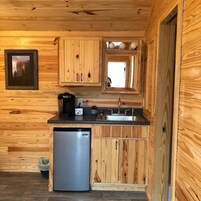 Refrigerador, microondas, cafetera/tetera