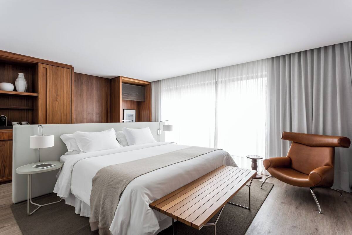 Premium bedding, minibar, in-room safe, desk