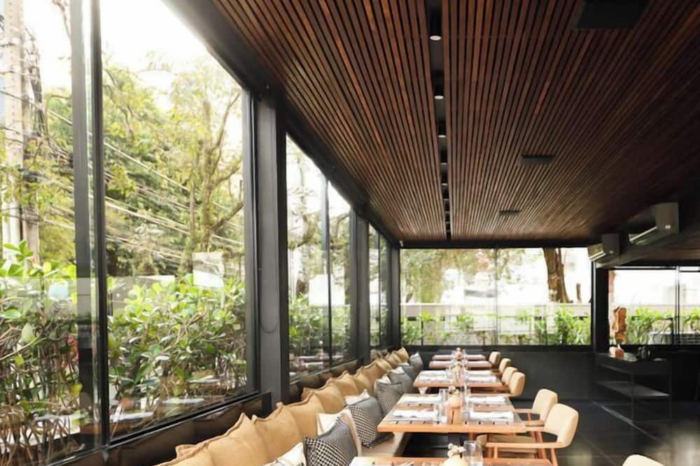 Nomaa Hotel