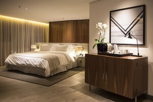 Premium bedding, minibar, in-room safe, desk