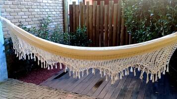 Suíte Ibitipoca Master | Een minibar, individueel gedecoreerd, een strijkplank/strijkijzer