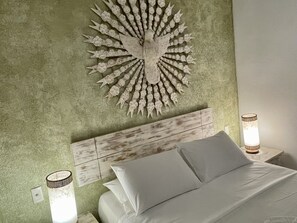 QUARTO COM CAMA QUEEN SIZE | Minibar, individually decorated, iron/ironing board, free WiFi