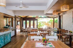 Desayuno buffet incluido todos los días 