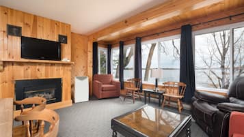 1 Bedroom Lakeview Condo