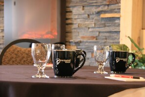 Breakfast, lunch and dinner served