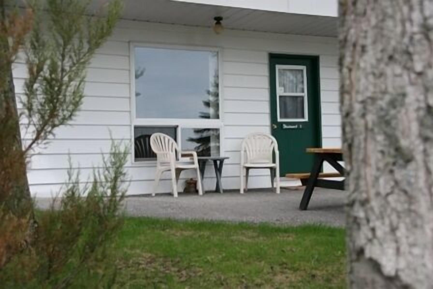 1 bedroom lakeview condo  | terrace/patio