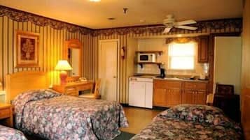 Room, 3 Single Beds, Kitchen