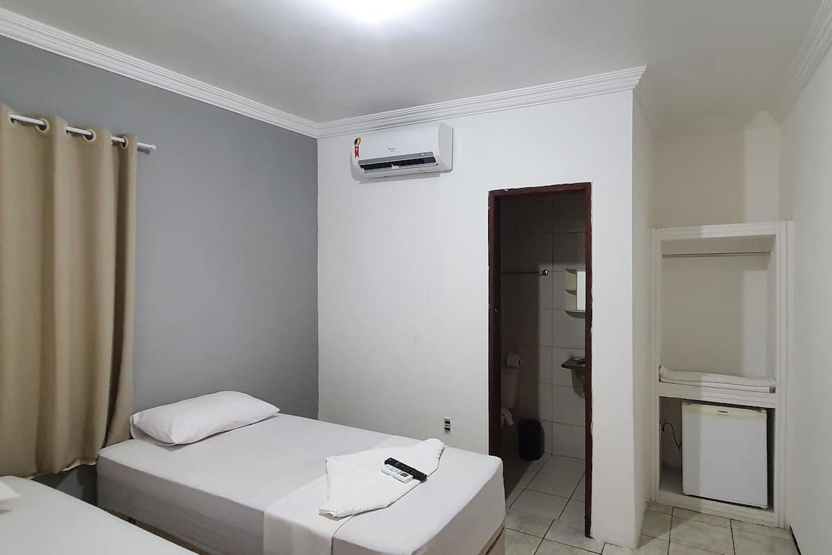 Twin Room | 1 bedroom, minibar, free WiFi, bed sheets