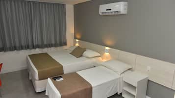 Habitación triple familiar | 1 dormitorio, minibar, caja fuerte y wifi gratis