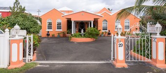 Dawkins Manor Hotel