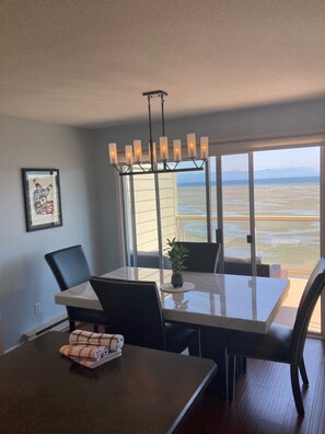 Two Bedroom Oceanfront - Sleeps 4