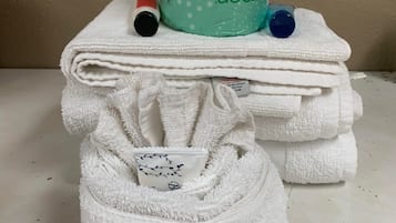 淋浴/盆浴组合、免费洗浴用品、吹风机