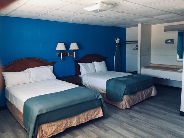 مكتب وواي فاي مجانًا وملاءات أسرّة