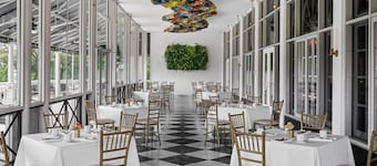 The Drake Oak Brook, Autograph Collection