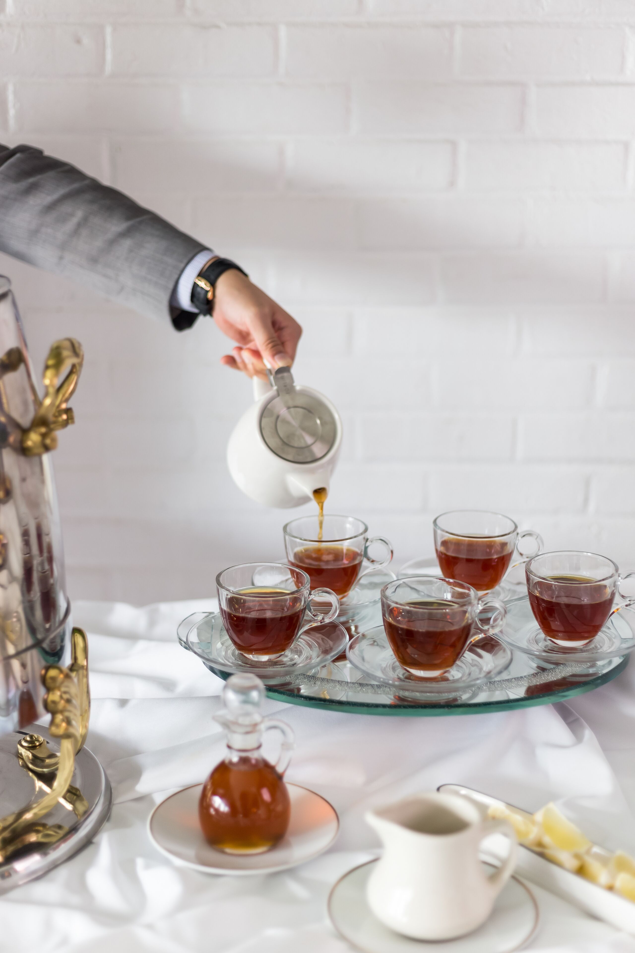 2 间餐厅，供应早餐、午餐和晚餐，美洲菜