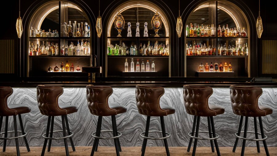 The Drake Oak Brook, Autograph Collection