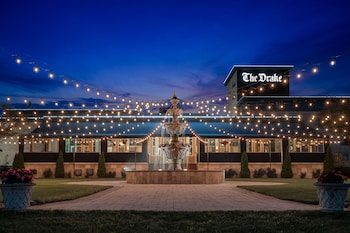 The Drake Oak Brook, Autograph Collection